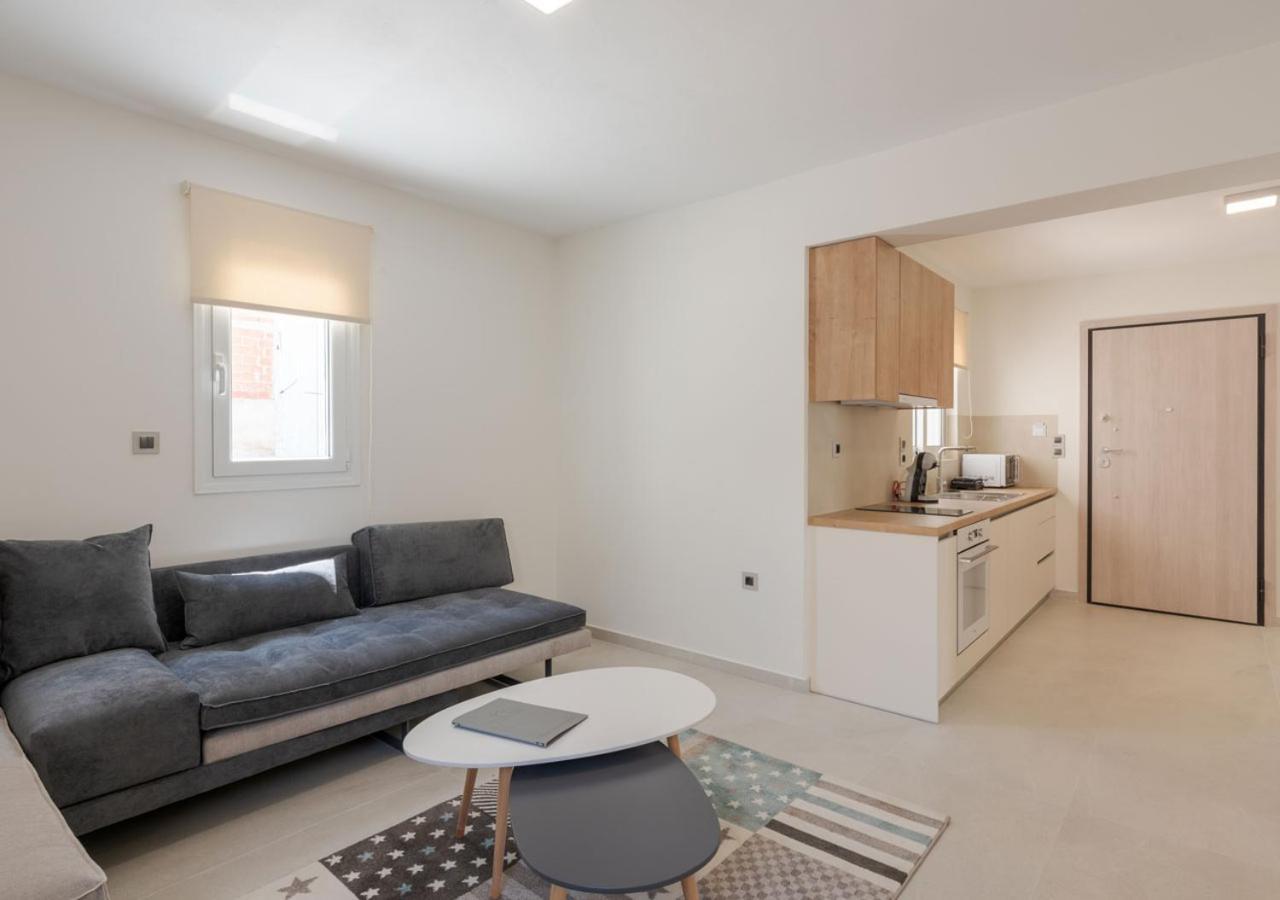 Costa Vasia Seaside Suites And Apartments 벌하티 외부 사진